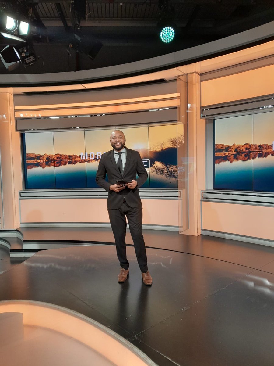 MorningLiveSABC's tweet photo. Good morning and welcome to your Thursday edition of #MorningLive with your host @SimzNcongwane.  Join us on @SABC_2 and #SABCNews channel 404 now till 9:00.

#MorningLive 
#SABCNews https://t.co/mAuFO6ZI10