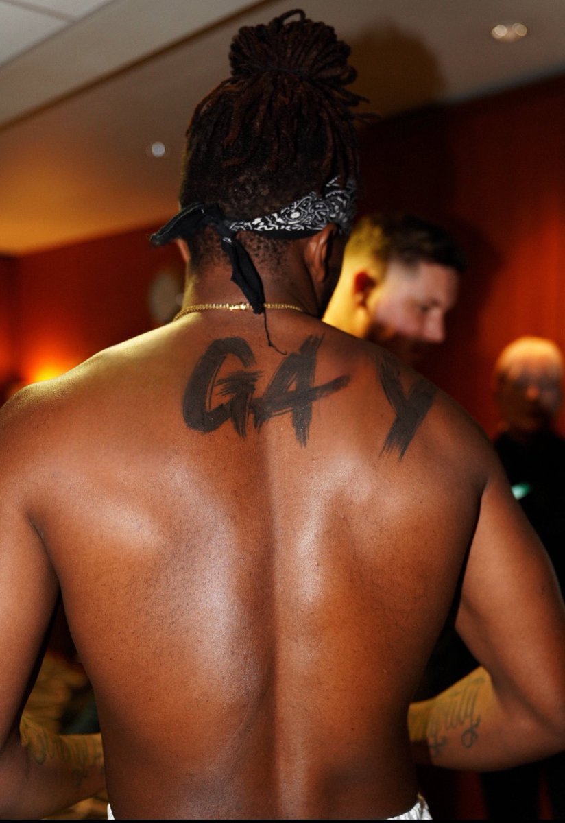Andrew187_'s tweet photo. @KSI Fixed it bruv https://t.co/3B71erSAbX