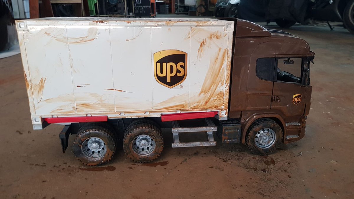 tshepomekoa's tweet photo. The TRANSFORMATION to a GREATER brand!!! Who said it wasn’t possible?
#brimalogistics
#the14yearstartup 
#eblackbox https://t.co/B8sSAemFQN