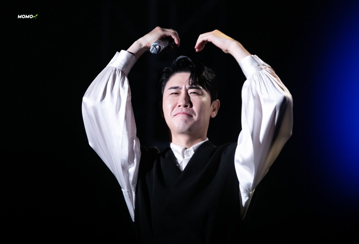 momo_mytak0513's tweet photo. 2022 TAKSHOW 

탁쇼2 기념 하드털이😁

#영탁 #youngtak https://t.co/gYAlEvwDdJ