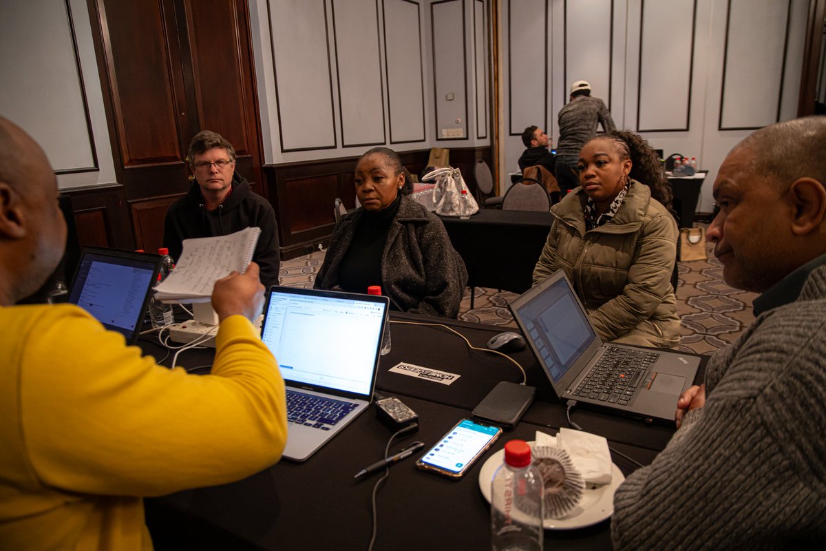 Geekulcha's tweet photo. The Deputy Minister of Public Service Innovation @DrPilane_Majake joined the #PSIHack2023 participants last night around 23:30.
She spent time with the teams listening to their projects and sharing her inputs
#PSIConference2023 https://t.co/2Qw7tqFwzy