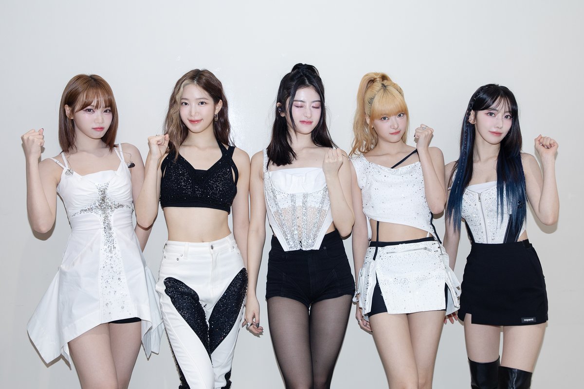 [#️⃣] Trend Party for LE SSERAFIM — START!  Tweet, Quote Retweet, and Reply with: 

LE SSERAFIM IN NAGOYA
#FlameRises_inNAGOYA_D2
#LESSERAFIM_FlameRises

Don't forget to tag @/le_sserafim and /le_sserafim_jp on your tweets!