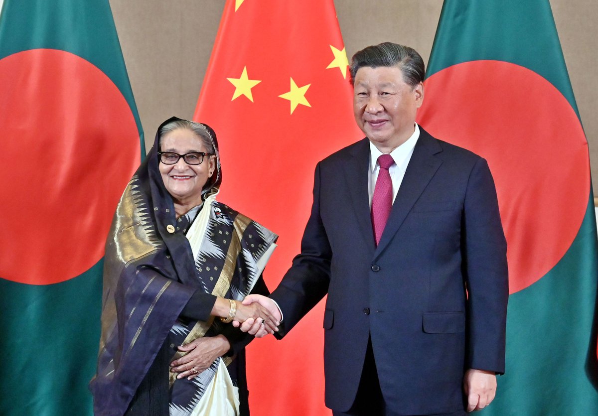 albd1971's tweet photo. The bilateral meeting between Chinese President Xi Jinping and Prime Minister Sheikh Hasina held on Wednesday. The meeting was held at the Hotel Hilton Sandton here this evening on the sidelines of the 15th BRICS Summit.
#SheikhHasina #BRICSSummit2023 #XiJinping #BangladeshChina https://t.co/RwQDMyt65E
