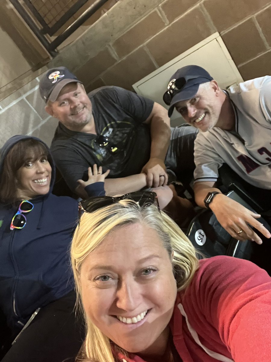 speshlkay96's tweet photo. #Rselfie @RainiersLand #ashtag https://t.co/Imu4JutrhK