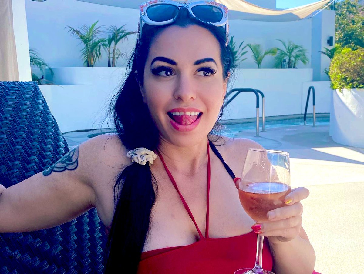 R.H. Stavis🔮 tweet media