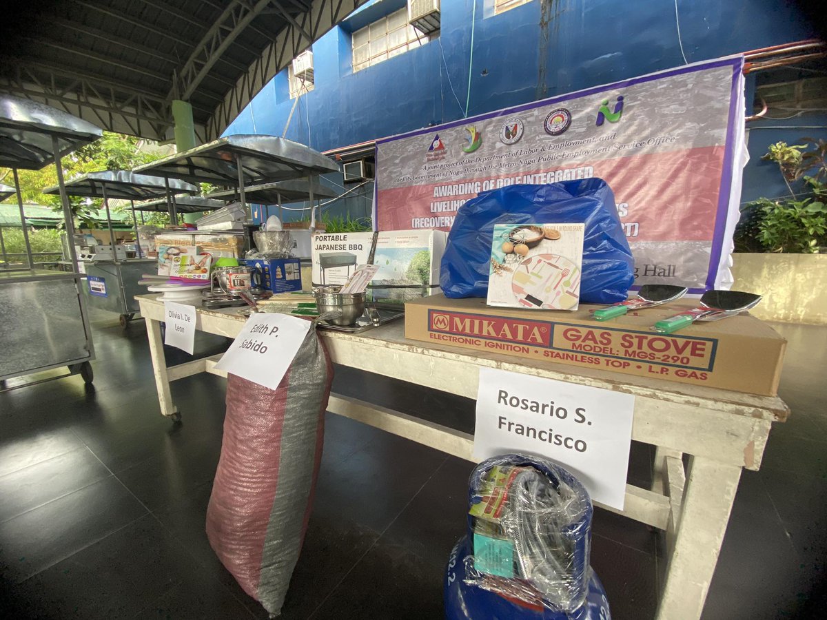nagacitygov's tweet image. LIVELIHOOD ASSISTANCE 📈| 19 beneficiaries of DOLE’s Integrated Livelihood Program received Nego-Karts yesterday. This program is in partnership with our Metro Naga PESO. 📸 Gian Charles Basco (CEPPIO)

#DILP #LivelihoodProject #DOLE