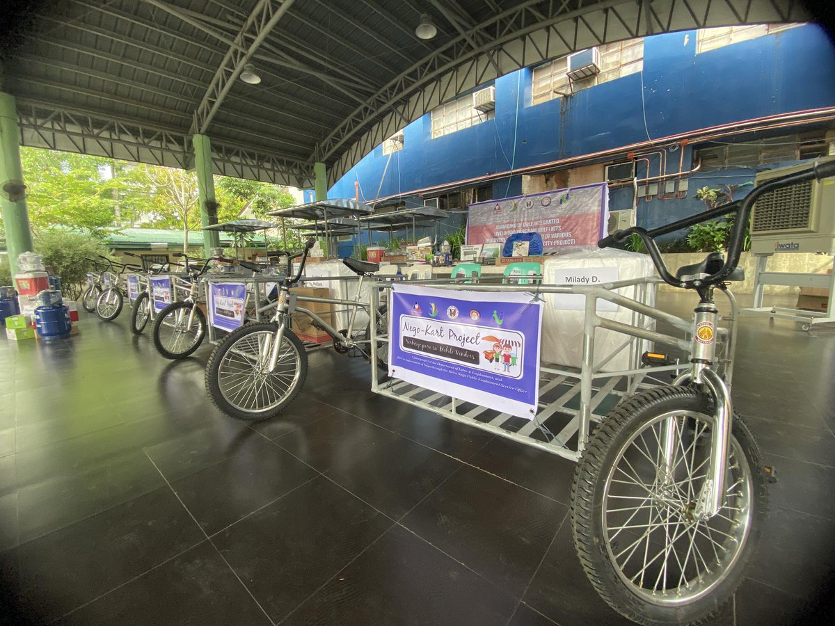 nagacitygov's tweet image. LIVELIHOOD ASSISTANCE 📈| 19 beneficiaries of DOLE’s Integrated Livelihood Program received Nego-Karts yesterday. This program is in partnership with our Metro Naga PESO. 📸 Gian Charles Basco (CEPPIO)

#DILP #LivelihoodProject #DOLE