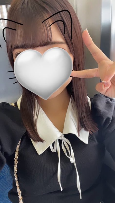 dpg_yua's tweet photo. 本日 20時まで出勤します✨✨

髪の毛20cmさっき切ってきました！✂️笑
幼稚園ぶりに短くしたゆあに会いに来てください🥺💓

お待ちしております💌 https://t.co/DFhr7nfdfk