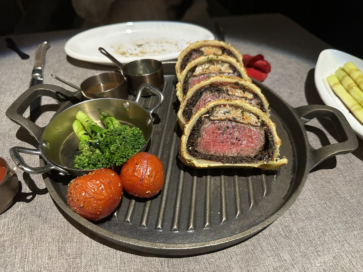 eimi_usiro's tweet photo. 有些人即使没有矛盾也不会再见一面有些人即使闹的再厉害时隔几年还是能再次相聚 https://t.co/aKJEiNXzoN