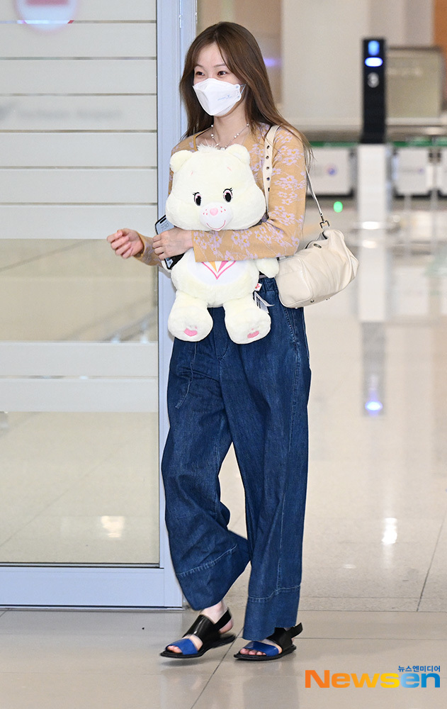 sooblued_'s tweet photo. [230823] Lee Sung Kyung's ICN airport arrival from 2023 ASIA FAN MEETING <BE CLOSER in Bangkok>

🛫BKK
🛬ICN

#LeeSungKyung #이성경 #2023asiafanmeeting #becloser
(photos 2/3) https://t.co/hciNJJlwUH