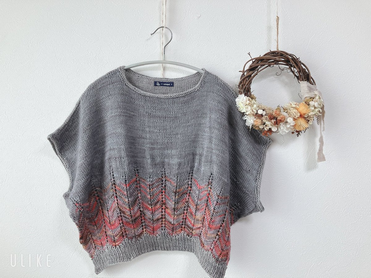 natupulHandmade's tweet photo. 自分で染めた糸で編んだプルオーバーが完成✨ 
とても軽くて着心地が良くて嬉しいな*⋆ஐ

素敵なパターンはyamagaraさんの「LAPIS」です★
https://t.co/S3YdOxlOp1 https://t.co/o2deqDvrMY