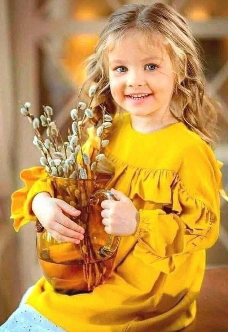 صباح البدايات الجميلة المعبقه برائحة القهوه والياسمين صباحات مشرقه في دفء الشمس وفي ابتسامة عابره او كلمه حلوه