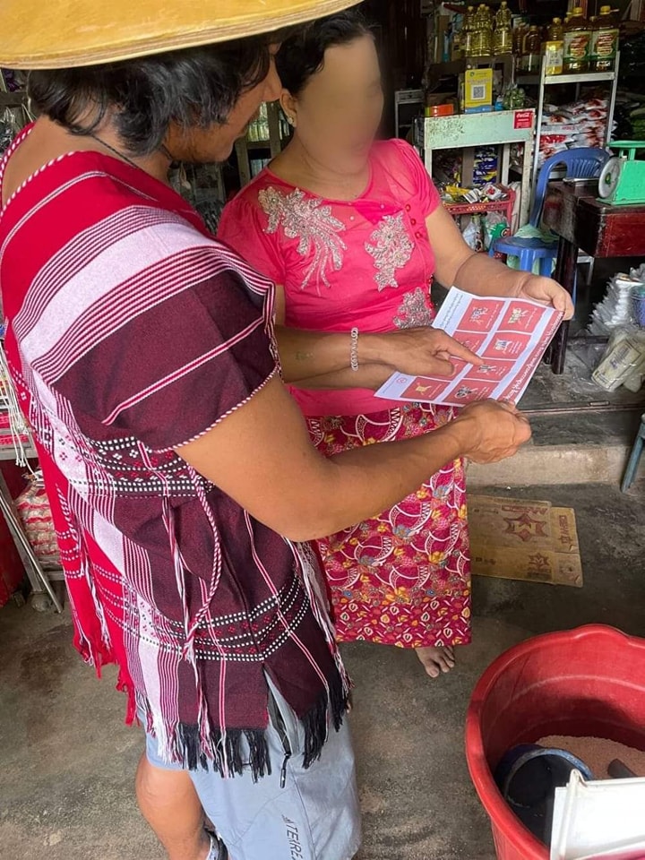 ElinaCHO8's tweet photo. In #LongLon, led by the Dawei District Democracy Movement Strike Committee, on August 23, an awareness campaign was held on, not using military products. #DoMoreSingapore
#NoMoreDirtyDeals
#2023Aug23Coup
#WhatsHappeningInMyanmar https://t.co/0ChNL3tATn