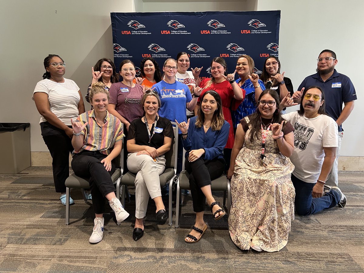 TeamELPS's tweet photo. On Wednesday evening we welcomed M.Ed. Roadrunner Cohort #6 interns and their principals to @UTSAdowntown We wish you all a fantastic year of practicum experiences! #WeAreTeamELPS @UTSA @UTSACOEHD @UTSAGradSchool https://t.co/QE8zC4d0vw