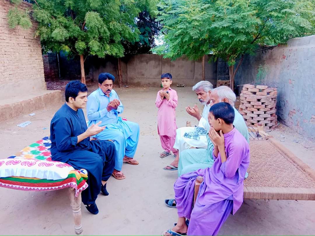 MunirChandioPPP's tweet photo. #PakistanPeoplesParty Leader Respectable @AmjadAChandio Sahab Condolence with party workers and constituency of #PS_35 at #NaushehroFeroz @mumtazchandiomp @BBhuttoZardari @MunawrChandio @AseefaBZ @AdilPpp @MasroorAChandio https://t.co/IN5XWixiha
