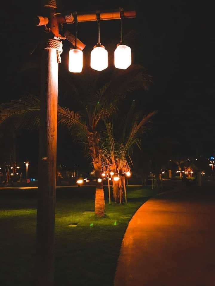waysaqabe's tweet photo. Sikastoo aad u shacni iyo sharaf badan tahay; waxaad la kulmi doontaa shaqsi kugu jeclaan waaya sababo aadan garanayn. 

Jibraan Khaliil. https://t.co/68l869dHuy