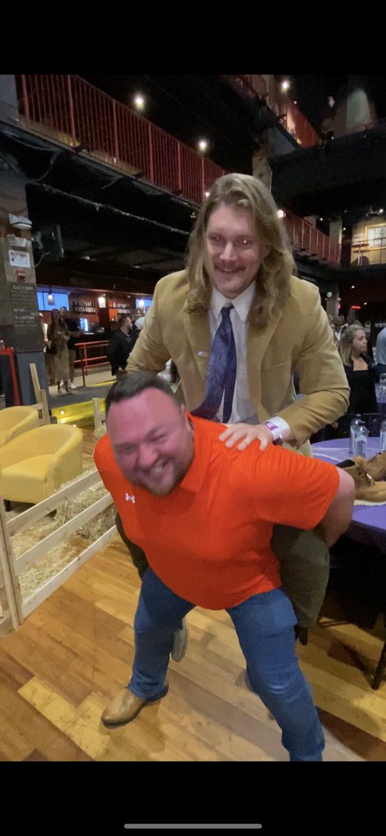 PiggybackBuggy's tweet photo. The #BarstoolAwards were legit… @calebpressley @Glenny_balls  @TomScibelli @barstoolsports @VivaLaStool https://t.co/zdMuiNLSue