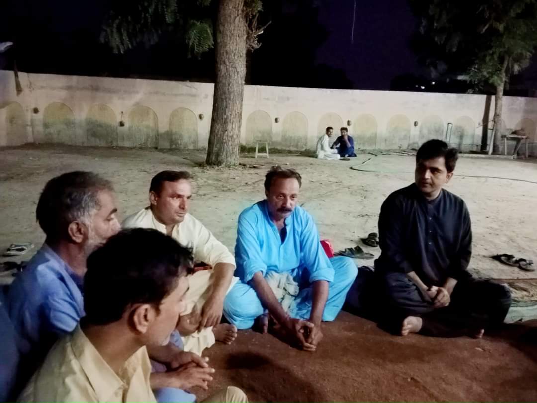 MunirChandioPPP's tweet photo. #PakistanPeoplesParty Leader Respectable @AmjadAChandio Sahab Condolence with party workers and constituency of #PS_35 at #NaushehroFeroz @mumtazchandiomp @BBhuttoZardari @MunawrChandio @AseefaBZ @AdilPpp @MasroorAChandio https://t.co/NSO7b0FExo