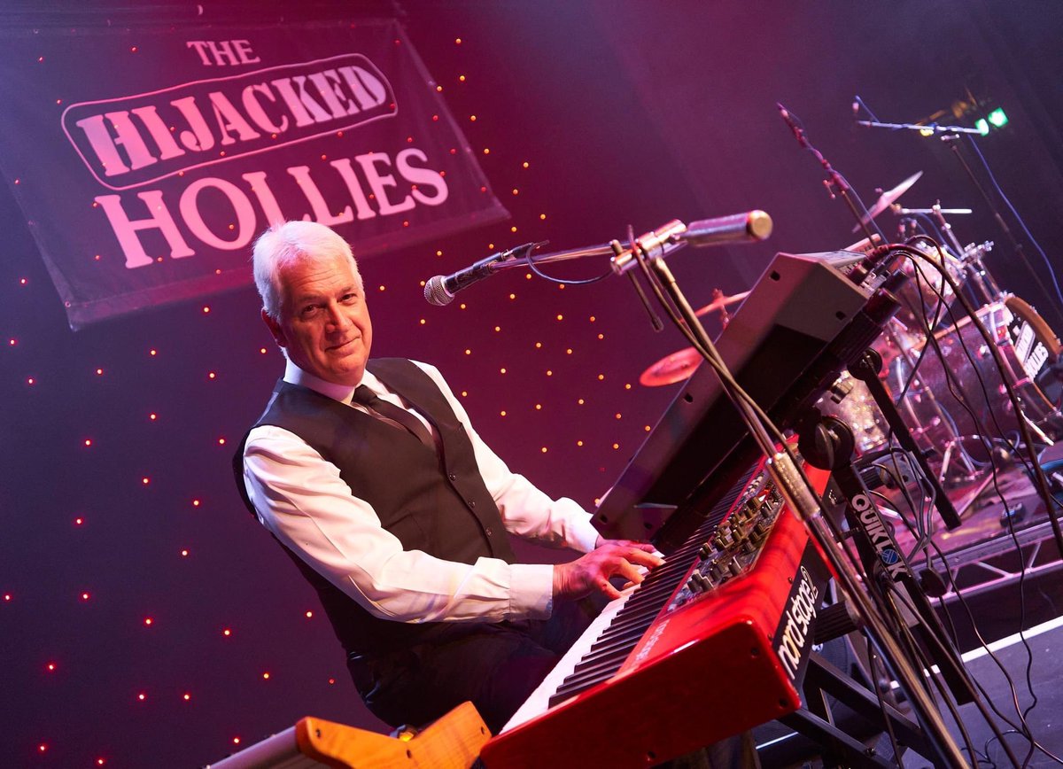 Here's wishing our keyboard player, Gary, a VERY Happy Birthday today! Have a great day mate - relax & enjoy! 🥳🎂🍾🥂🎹 #thehollies #holliestribute #hijackedhollies #60smusic #livemusic #thehijackedhollies #music #gig #harmonies #guitar #bass #drums #keyboards #birthday