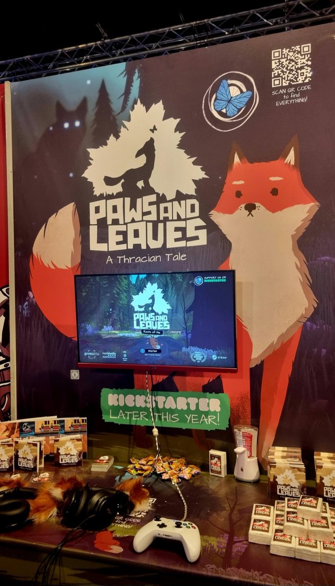 Check out @pawsandleaves at the @IndieArenaBooth 
They have cute wee story books as part of the game 🥹
 
🦝🐻store.steampowered.com/app/1418750/Pa…