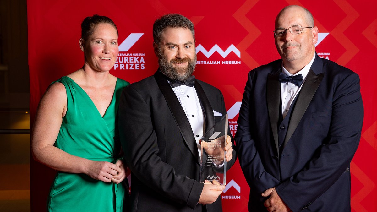 Congratulations @1MillionTurtles, co-led by Associate Professor Ricky Spencer from our School of Science, on winning the 2023 @ScienceGovAU Eureka Prize for Innovation in Citizen Science! 👏🐢MORE - tinyurl.com/4d2kw9ru #westernproud #EurekaPrizes 

📷: Tim Levy