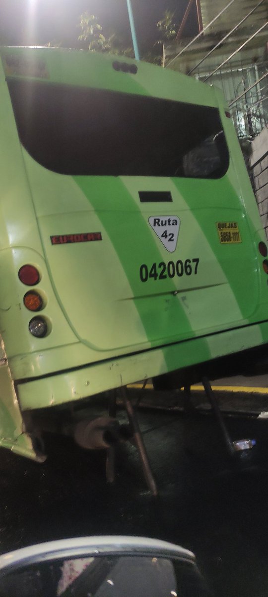 soy_yarus's tweet photo. @ALaMagdalenaC Para cuando quitan los camiones que están sobre Av. San Bernabé, la calle no es taller mecánico, no podemos pasar @Luis_GQM @LaSEMOVI https://t.co/0pxurAgzrL