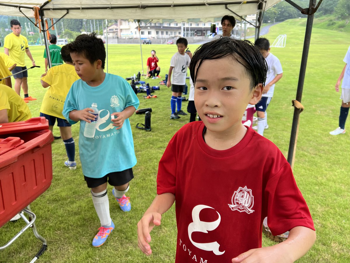 katallerschool's tweet photo. ほさコーチです🙂
赤チームは決勝戦まであと一歩のところで敗戦
先制点を取ったものの終了間際に逆転されました⚽️
みんな悔しそうでしたが「来年またくる!」とひとつ楽しみが増えました😭
最高のチーム、サマーキャンプ🏝
みんなありがとう😍
#カターレ富山 #kataller #TOYAMATO https://t.co/W3d9NdUgNy