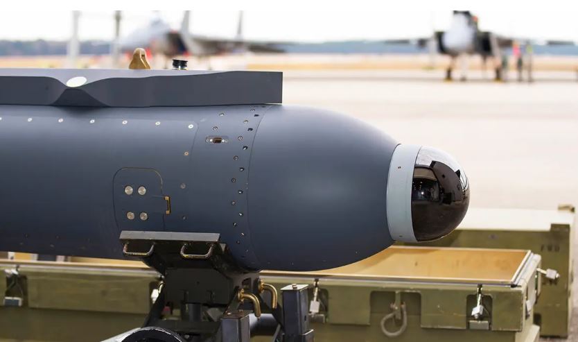 DefenseMirror's tweet photo. Taiwan’s F-16s to get Infrared Search and Track Systems
https://t.co/zB1XiIiFSC
#Taiwan #F16 #IRST #LegionPod https://t.co/GP3JAZw9ey