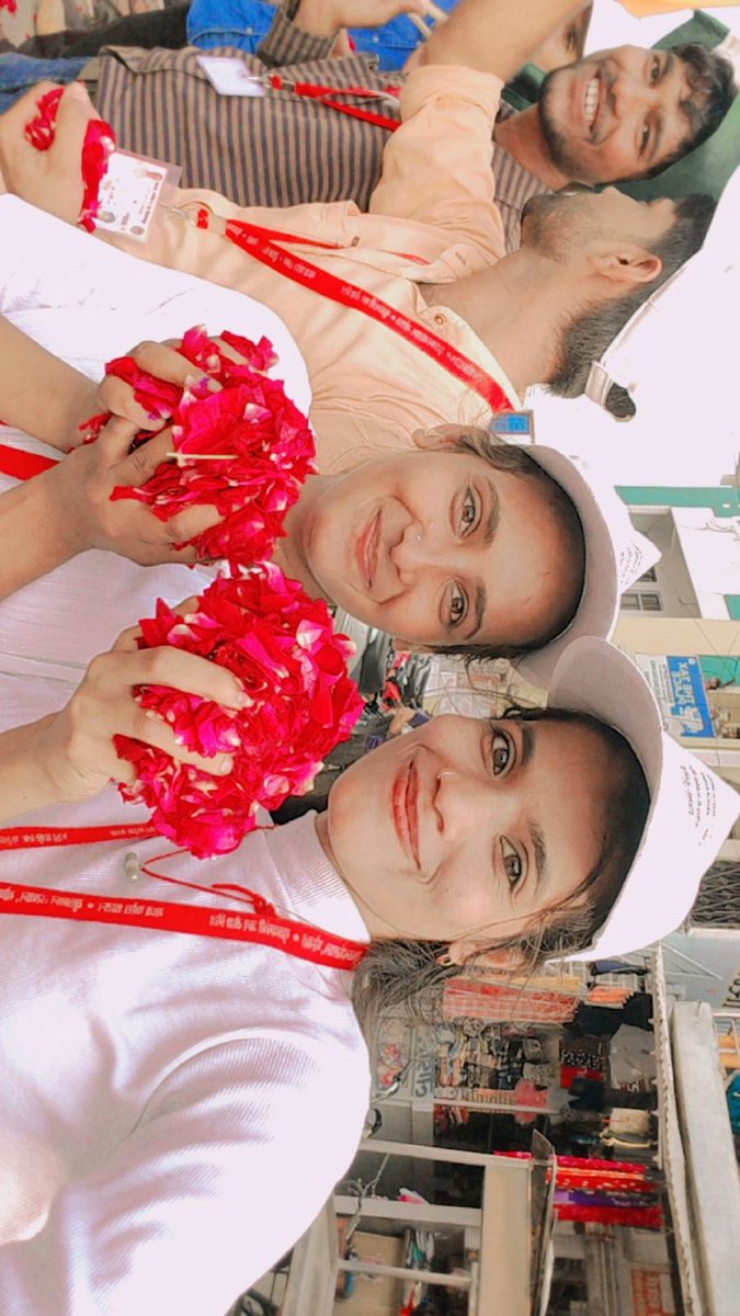 kshama2979210's tweet photo. रानी दमयंती बाई की नगरी दमोह में हमारे प्रदेश के माननीय मुख्यमंत्री जी का स्वागत पुष्पवर्षा  से दमोह के 210 जन सेवा मित्रों के द्वारा किया गया#badegayuvabadegaMP  #Cmyip #cmypdp #aiggpa #jansamparkmp #bhopal #youthforsocilchange #cmmp #shivrajsinghchouhan #cglobal #lokeshSharma https://t.co/154kthgRXQ