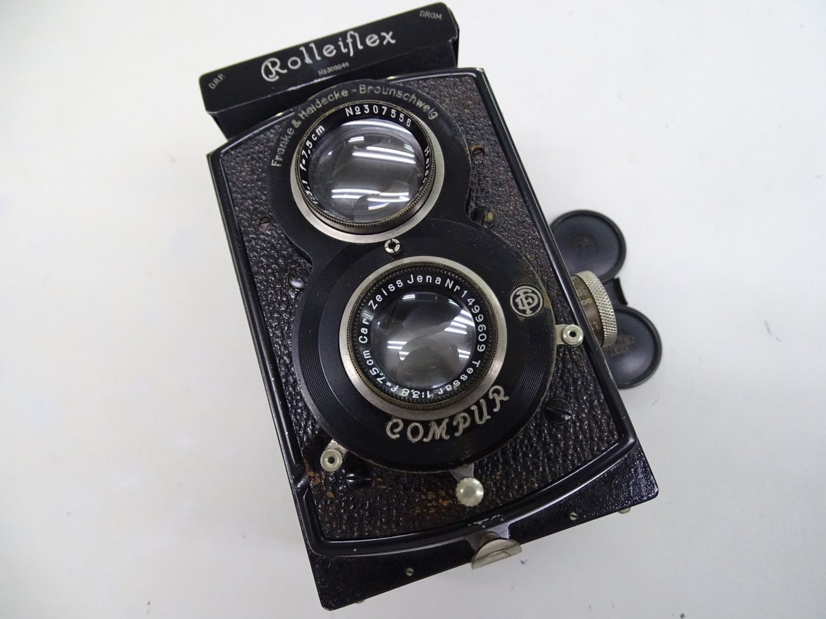 Shinjuku_Ichiba's tweet photo. Standard Rolleiflex (Type 1)
Carl zeiss Jena Tessar 7.5cm f3.8
1932~1934年発売
シャッタースピード T.B.1~1/300秒
レンズキャップ,カメラケース付き
￥31.900(税込)
#COMPUR #DRP_DRGM https://t.co/0xJ0pu9888