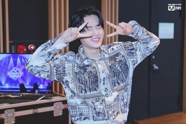 { #YONGSEUNG #용승 #베리베리 #VRVR <a href="/the_verivery/">VERIVERY_OFFICIAL</a> <a href="/by_verivery/">VERIVERY</a> }