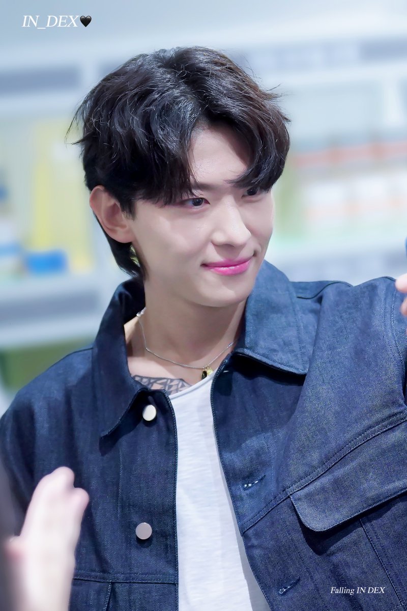 IN___DEX__'s tweet photo. 230817 핏타민 POP-STORE #HQ

진짜 오빠 얼굴 미✘나 ,, 말이 안나옴 🤢

#덱스 #DEX #김진영 #Falling_IN_DEX https://t.co/r3x4CxjFtX