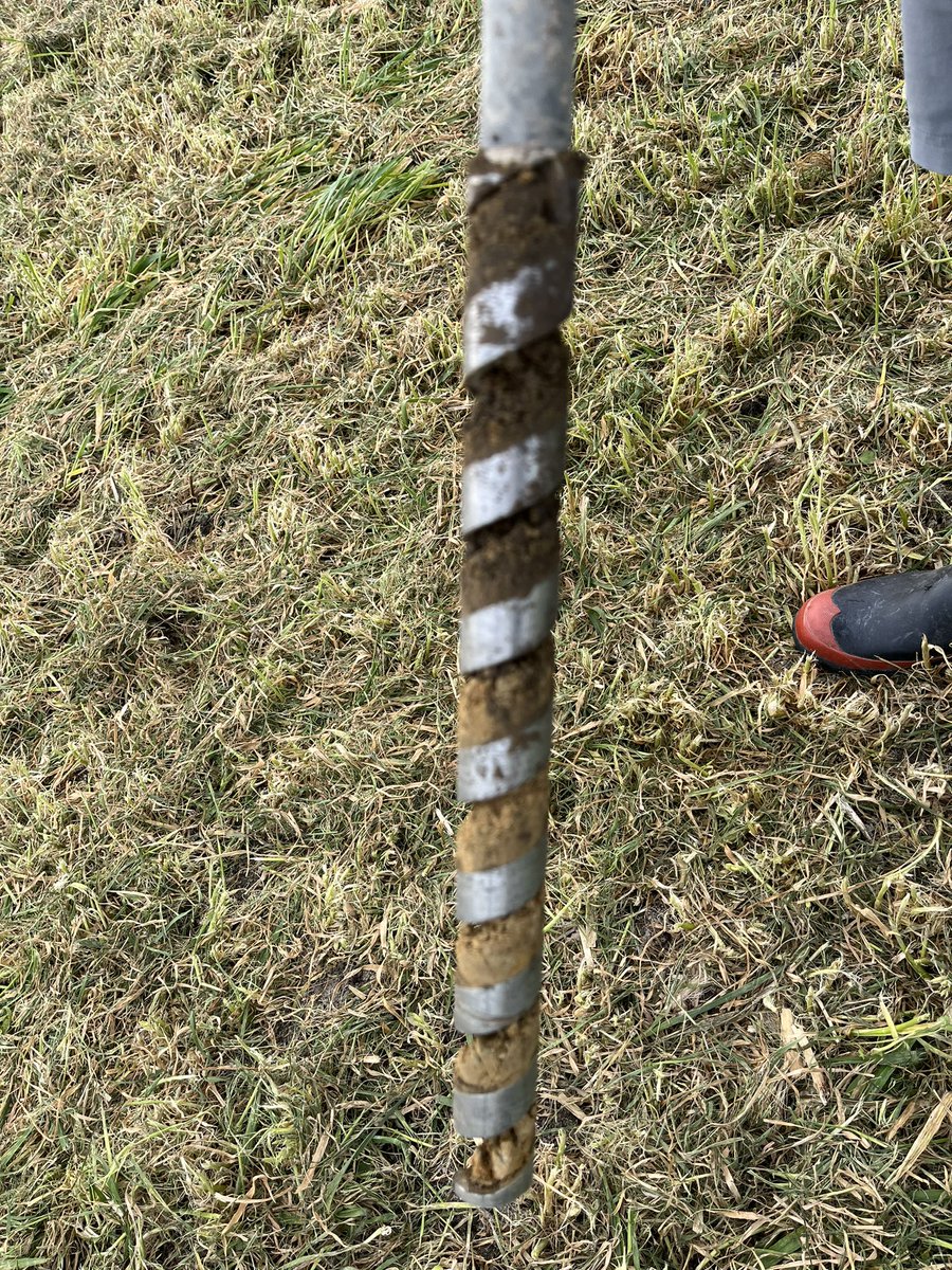 ChrisSmithnz's tweet photo. Great first day installing some of the probes for the FAR moisture monitoring demonstration project, looking forward to more tomorrow. Thanks to all involved today. #FAR #moisturemonitoring #cropx #pggwater #Halosystems #vantagenz #agriwaterservices https://t.co/kDgzOmjWor