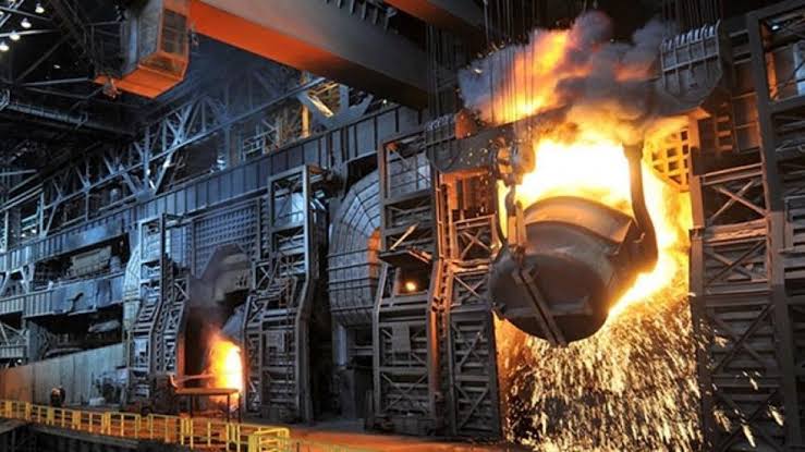 Ham çelik üretiminde Türkiye dünya da 8. sıraya yükseldi!

Dünya Çelik Birliği Worldsteel tarafından açıklanan verilerine göre, Türkiye'nin ham çelik üretimi Temmuz'da geçen yılın aynı dönemine göre yüzde 6,4 artarak 2,9 milyon tona yükseldi.