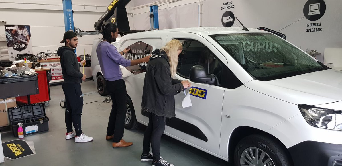 GarageGurus_EU's tweet photo. #ThrowbackThursday to when we were giving one of our new #technology vans its #GarageGurus makeover! What do you think to the finished wrap? #ontheroad #mobile #GurusontheGo #Wecometoyou #lookinggood https://t.co/JshX4x5oLY
