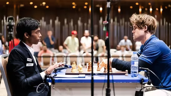 thenewzdiary's tweet photo. Pragg vs Magnus | Who’ll Win The Clash of Generations? – 2023
#chessWorldCup2023 #ChessWorldCup #Chessboard #PraggnanandhaaVsCarlsen #praggnanandha #MagnusVsPragg https://t.co/KGhxjFEEGW