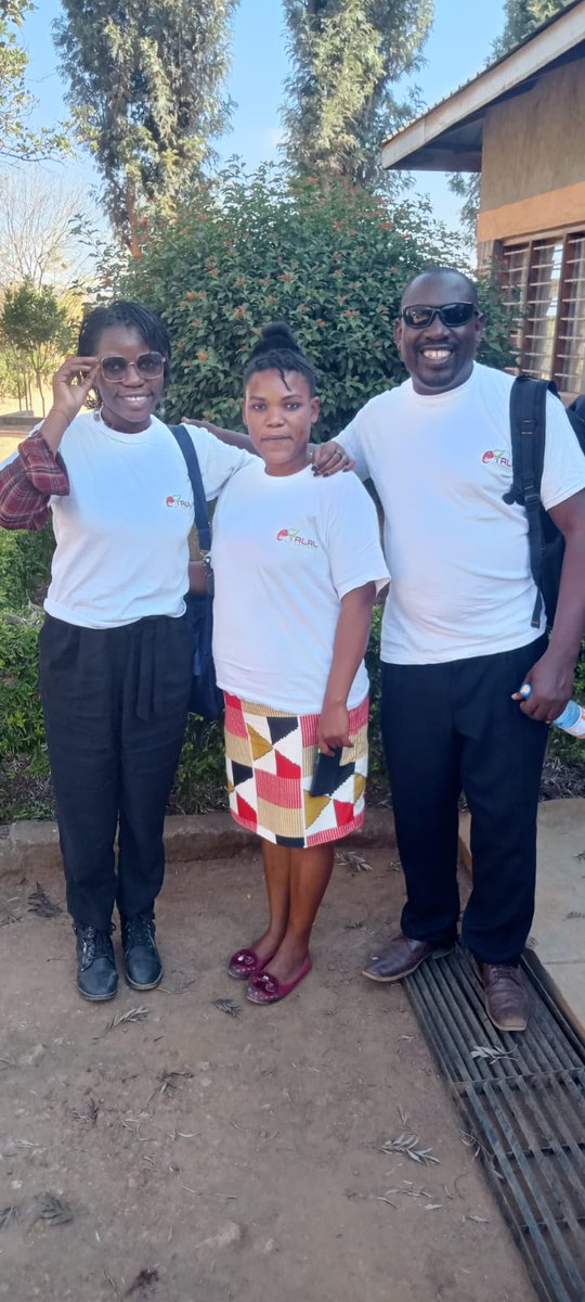 oceanyouthorg's tweet photo. Watu wa Thika mpo? 👀 We passed by your area earlier this week for the TICWF eco-entrepreneurship programme. We were met by Bernard Masaku, the Head of conservation for wildlife and management issues. We talked establishment of conservation clubs as well as grants. Thread>>> https://t.co/BqrrptD2FB