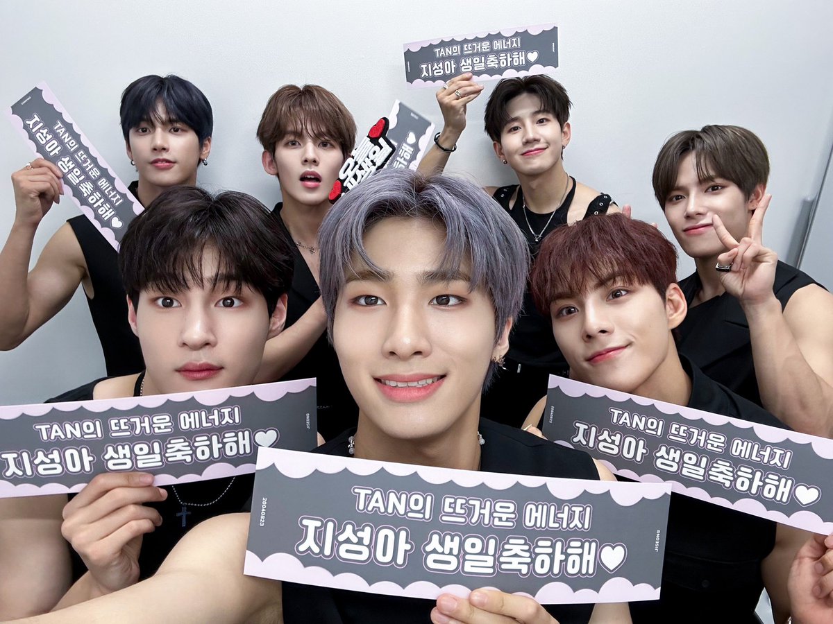 tan__official_'s tweet photo. [#TAiry]

😻울 막둥이 지먐미의 생일을
축하해 주신 모든 분들에게 감사 인사를💖

🎂2023.08.23.
세상에서 제일 행복했던 먐미 #지성🫶🏻

#TAN #티에이엔
#지성인_어디로든_갈수있어 🐈 https://t.co/9bMirsrPhg