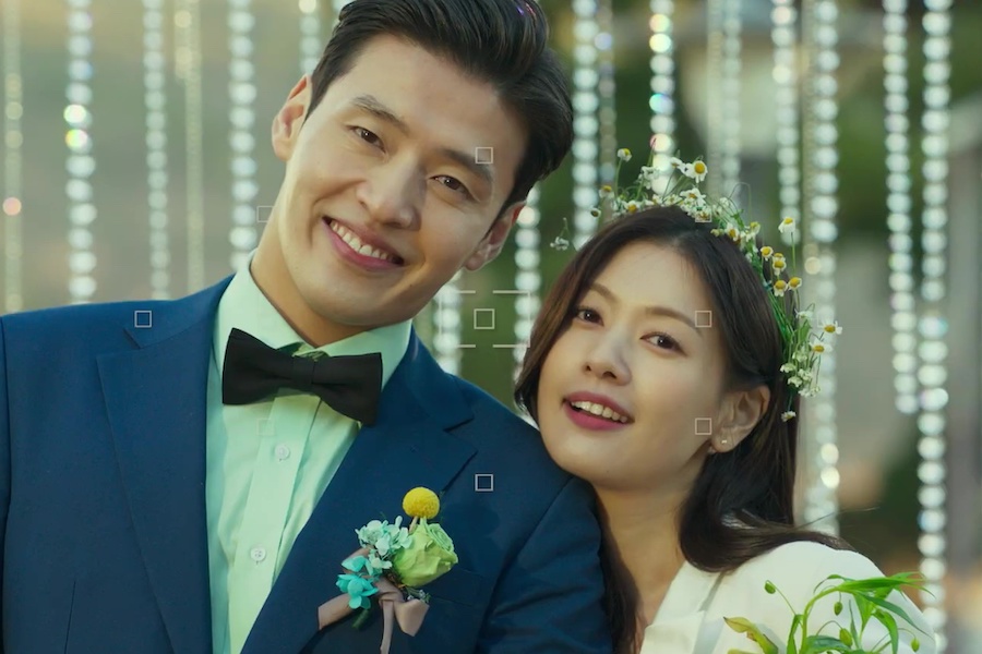 soompi's tweet photo. WATCH: #KangHaNeul And #JungSoMin Start Their Relationship Over From Scratch In Upcoming Comedy Film
https://t.co/SBU9mJxChq https://t.co/lBU7m9p2Ot