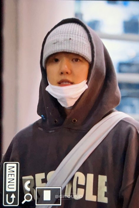 lovewithBBH's tweet photo. แบคน่ารักมากกก ยูกหมายิงฟัน ไม่เหมือนคนอายุ30 เหมือนเด็กน้อย แบคฮยอนไม่โตขึ้นเลย 3ขวบตลอดไป 🤏🏻🤏🏻 https://t.co/JR98rN0KkJ