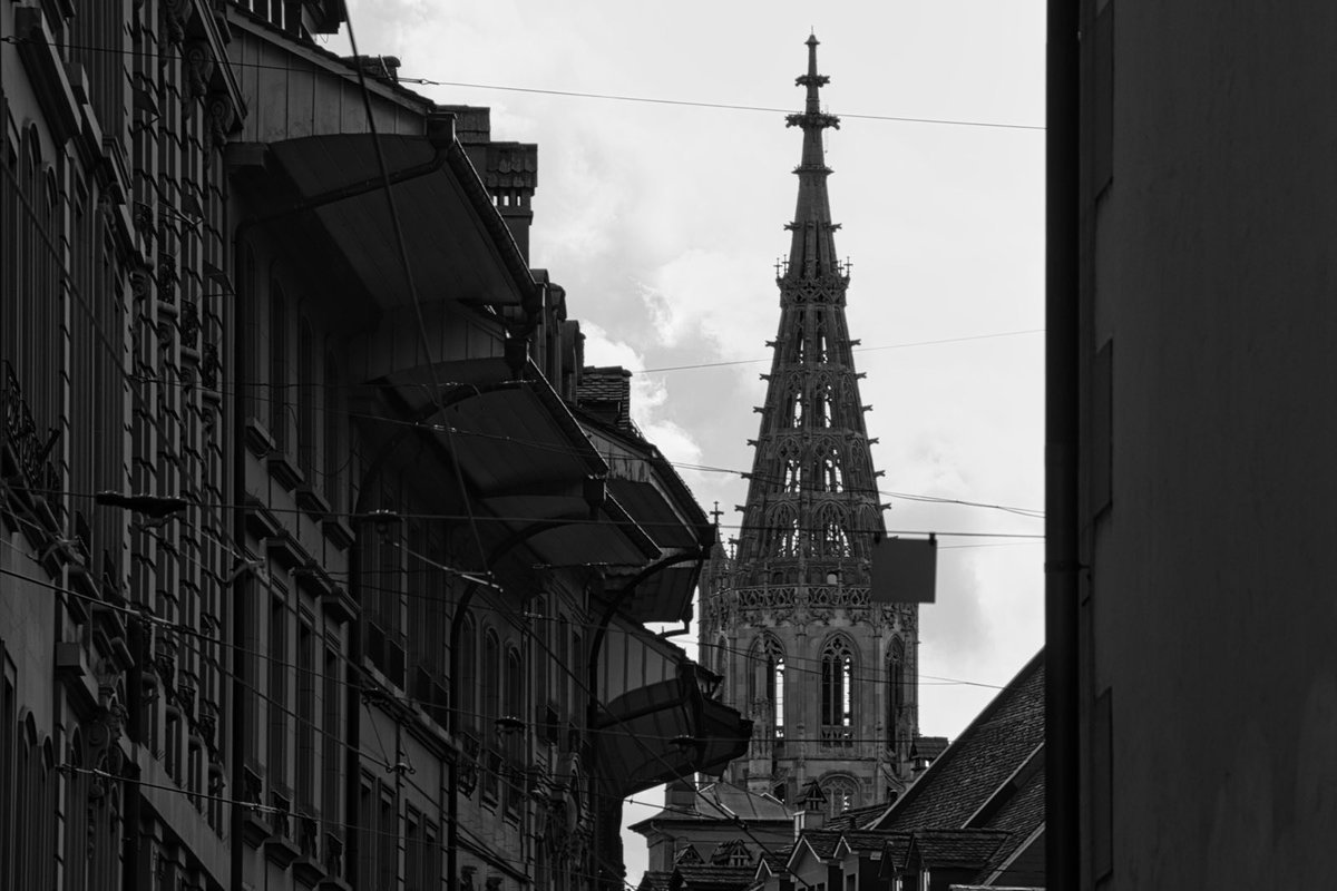 rod_blast's tweet photo. Downtown Bern, yesterday
#streetphotography  #ThePhotoHour 
#DailyPictureTheme  #Bern @Stef2Ulm https://t.co/OfabXUGUCY