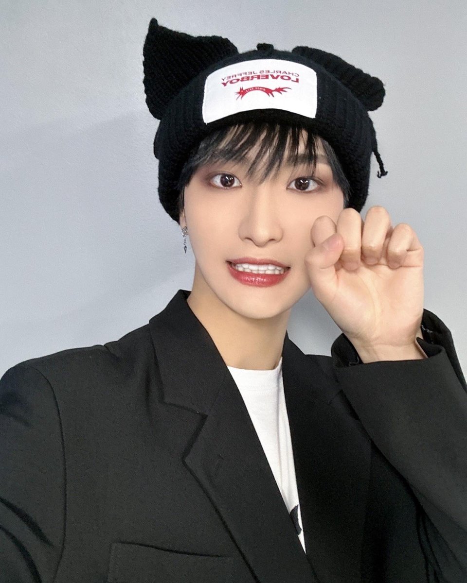 MAS_43ver's tweet photo. 아 행��해 깜냐비니의 축복 🖤 https://t.co/fyuuCMBWH0