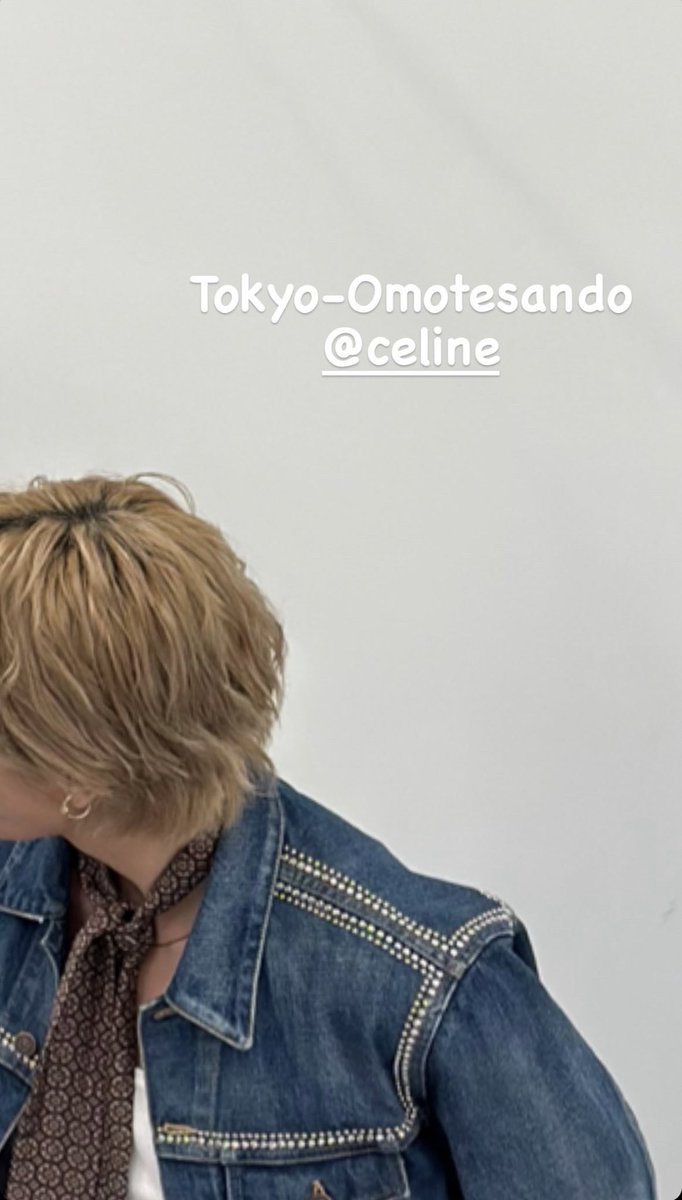 USBTSARMY's tweet photo. thv | IG
V posted stories from Celine Tokyo Omotesando🤩
#V #VxCeline https://t.co/YpQPRf4WgJ