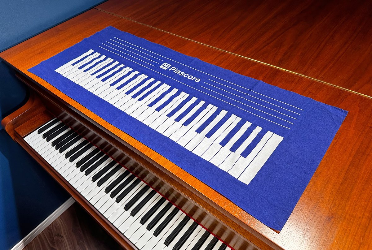 Piascore's tweet photo. #Piascore Tenugui (A thin Japanese hand towel)
Just the right size for piano keys!

見てみて！
ピアノの鍵盤のサイズにちょうどぴったりの "Piascore 手ぬぐい"です！

#iosdc https://t.co/CRoPTWZ2L6