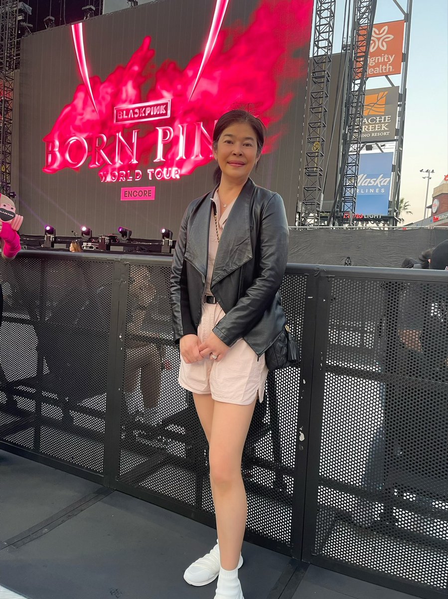 ratanapakdee's tweet photo. Amazing Blackpink SF concerts was their best , it was just such high energy and so much fun.
@OracleParkSF @BLACKPINK @xLalisaxxคนไทยSF
#blackpink #sf #BLACKPINKinOraclePark #BlackpinkInBayArea
#SFconcerts https://t.co/WaKzsbjdI7