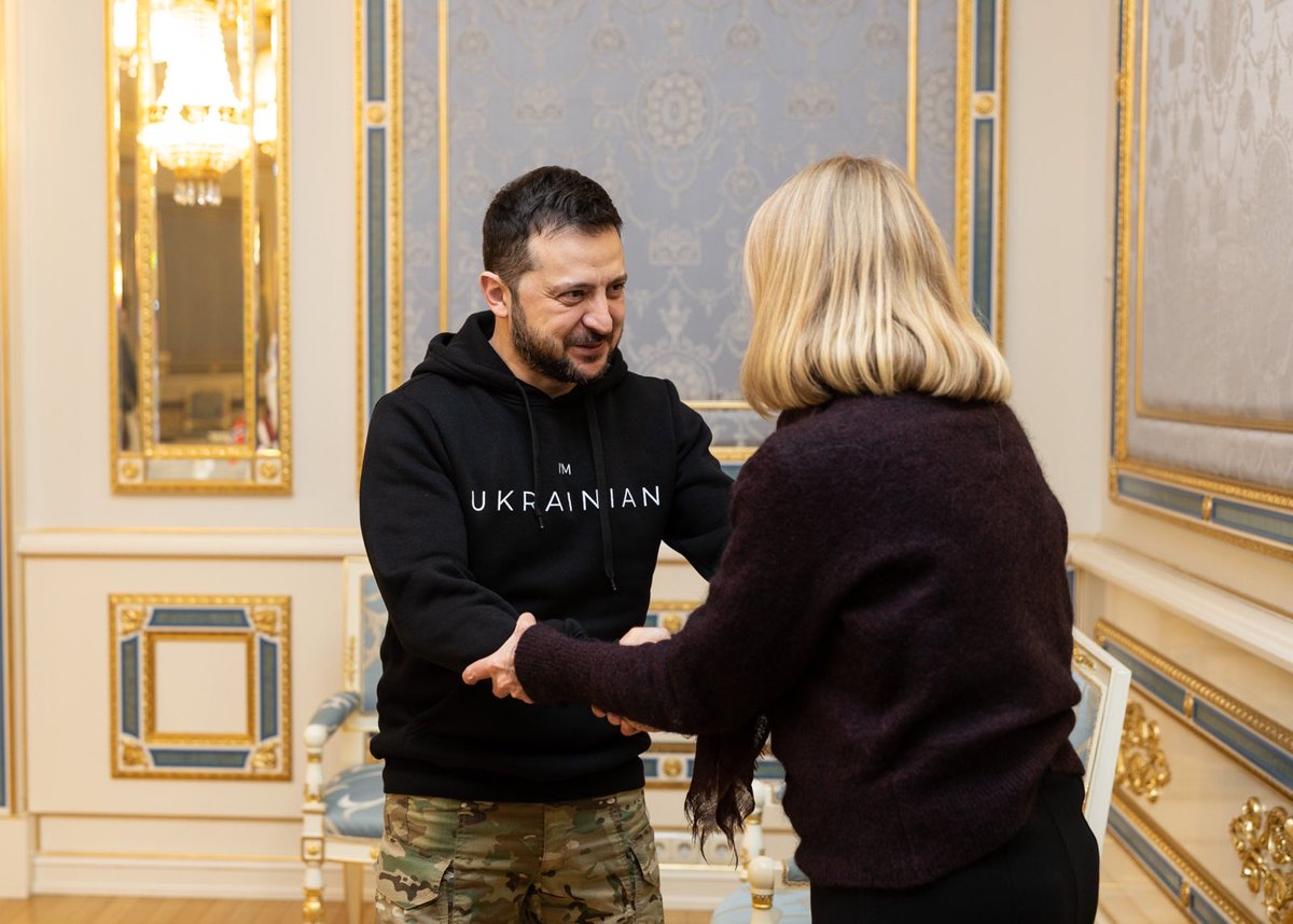 On Ukraine’s Independence Day we mark 547 days of destruction and suffering, but also 547 days of solidarity and heroic resistance. We will support Ukraine as long as it takes to again see a free, strong and independent Ukraine - FM <a href="/AHuitfeldt/">Anniken Huitfeldt</a>
<a href="/ZelenskyyUa/">Volodymyr Zelenskyy / Володимир Зеленський</a> <a href="/DmytroKuleba/">Dmytro Kuleba</a>