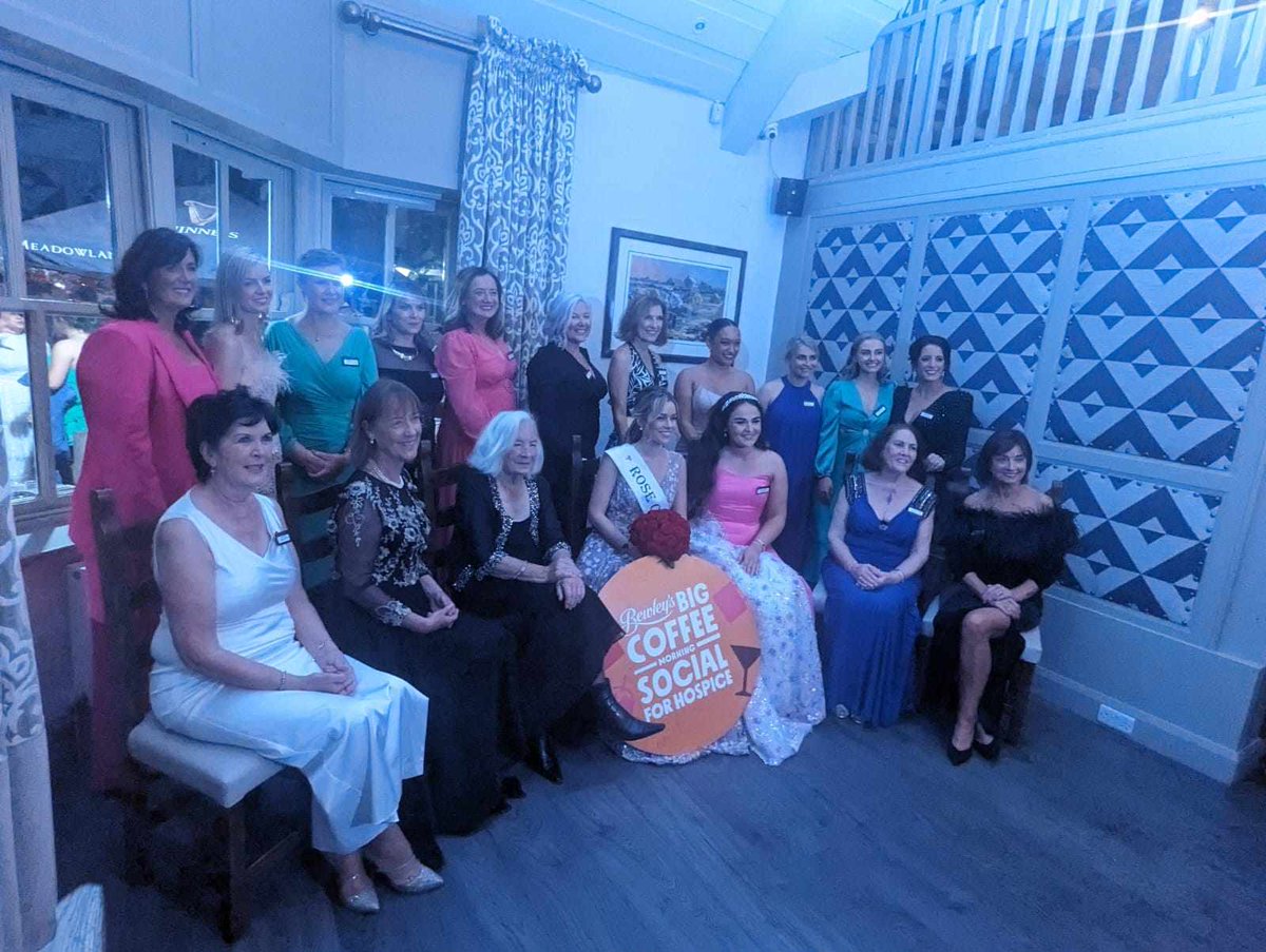 A huge congratulations to the newest Rose Of Tralee Róisín ( NYC ).Some of the former Roses along with Róisín seen below supporting the annual @BewleysIreland coffee morning .Get in touch if you would like to host a coffee morning ❤️