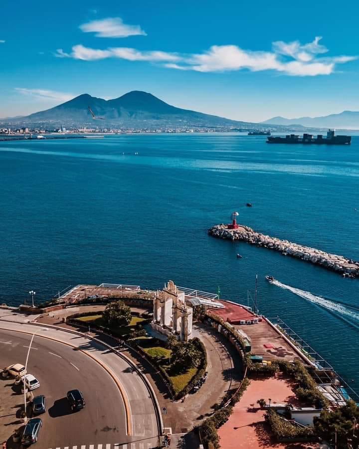 Ma buongiorno Gioie. ❤️❤️❤️ #PANORAMA #Napoli #MeravigliedItalia