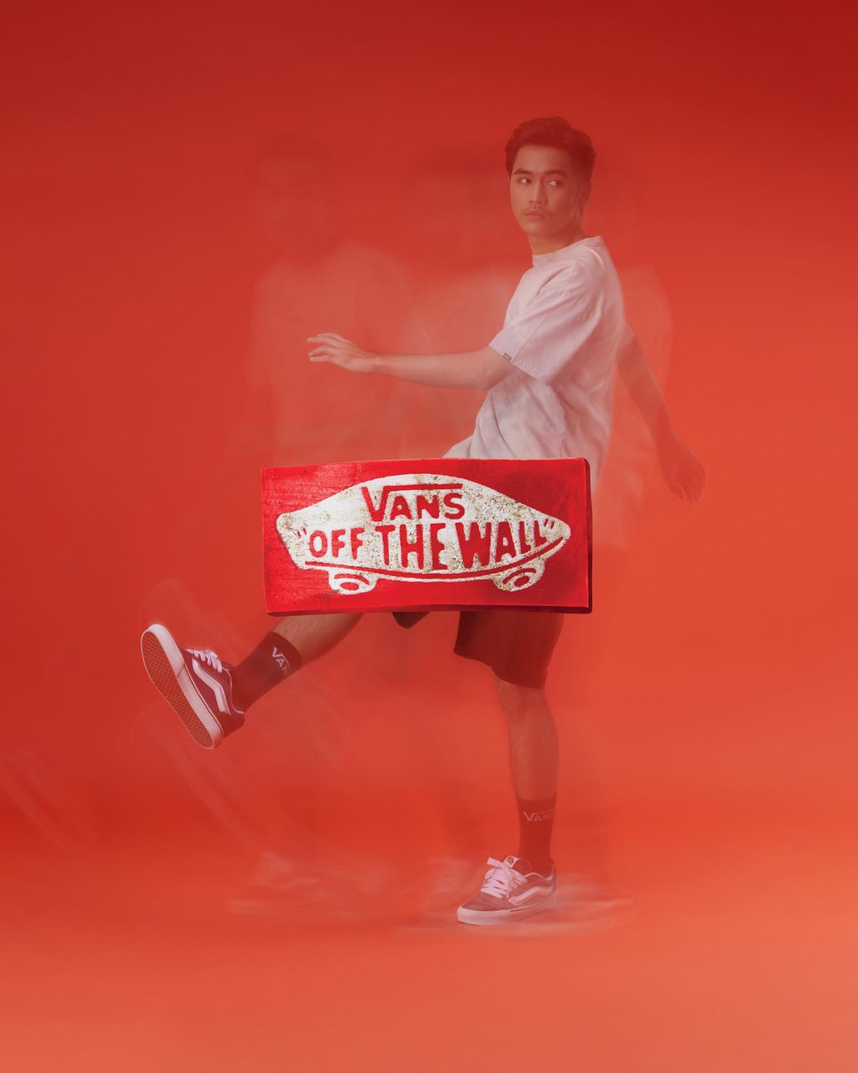 joeyphuwasit_fc's tweet photo. ลุคเท่ ๆ ในสไตล์มินิมอลกับ Vans Knu Skool Navy โดย โจอี้ ภูวศิษฐ์ 💙

#THISISOFFTHEWALL #VANSTHAIALND #VANSTH #JOEYPHUWASIT #โจอี้ภูวศิษฐ์

#Repost @vans_th 
—— https://t.co/FJuTHP00YP