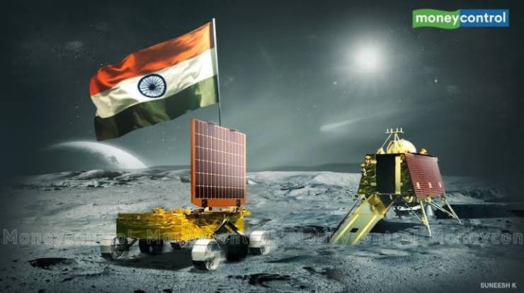 theshiv01's tweet photo. Hum sabhi Bharteeya ke liye bahut khushi ka din hain ! Sabhi Scientists & @isro team🇮🇳 ko bahut-bahut badhai aur Shubhkamnayein! Love you! Jai Maa-Baba! Har Har Shree Mahadev Ji!Bharat Mata ki Jai!🙏🏻❣️💐 #jaimaababa #Chandrayaan3Success #shivanatics #love #shivendrasinghrajput https://t.co/z7qMOh2Kqa